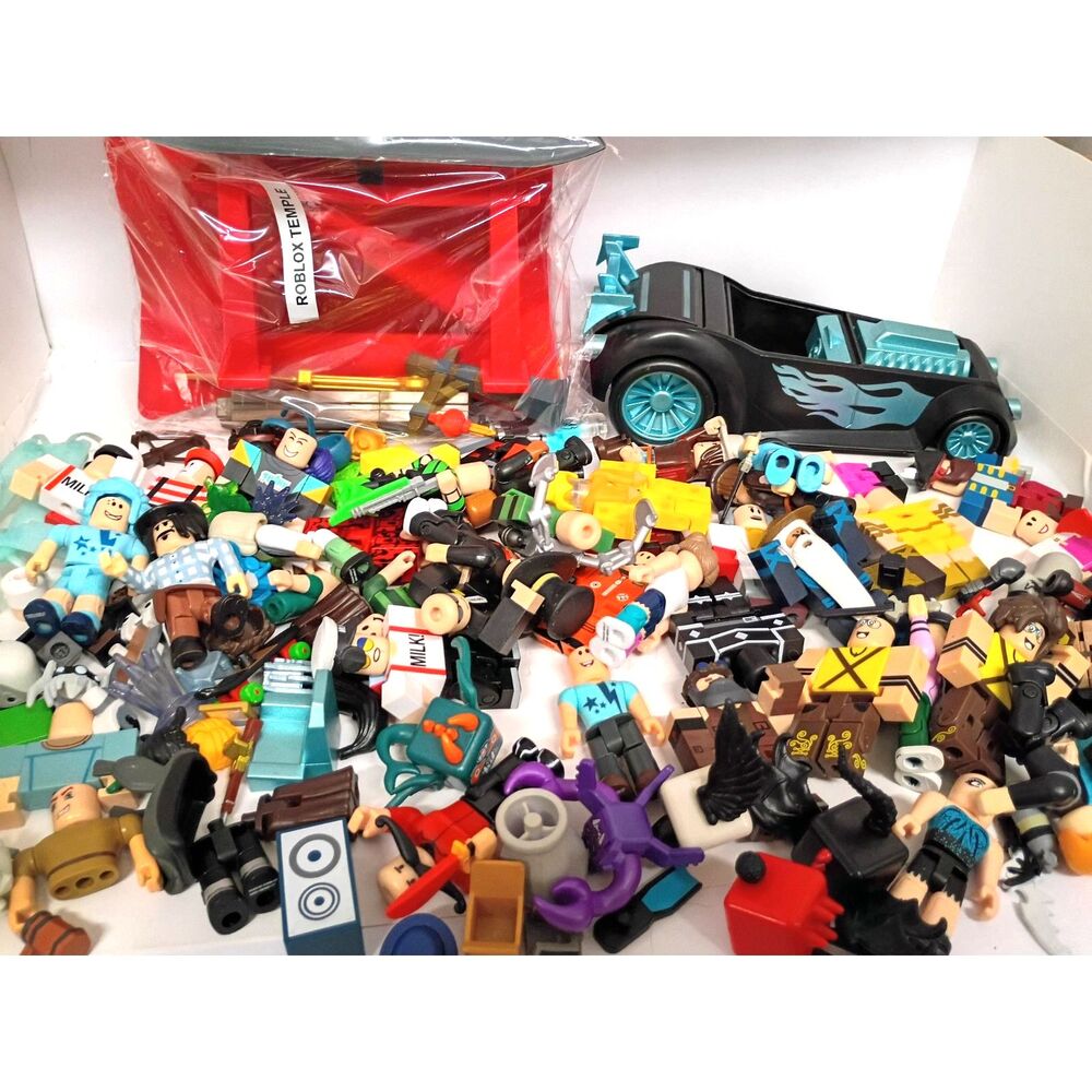 HUGE lot of roblox characters ,weapons, car, temple and more pop colture merch